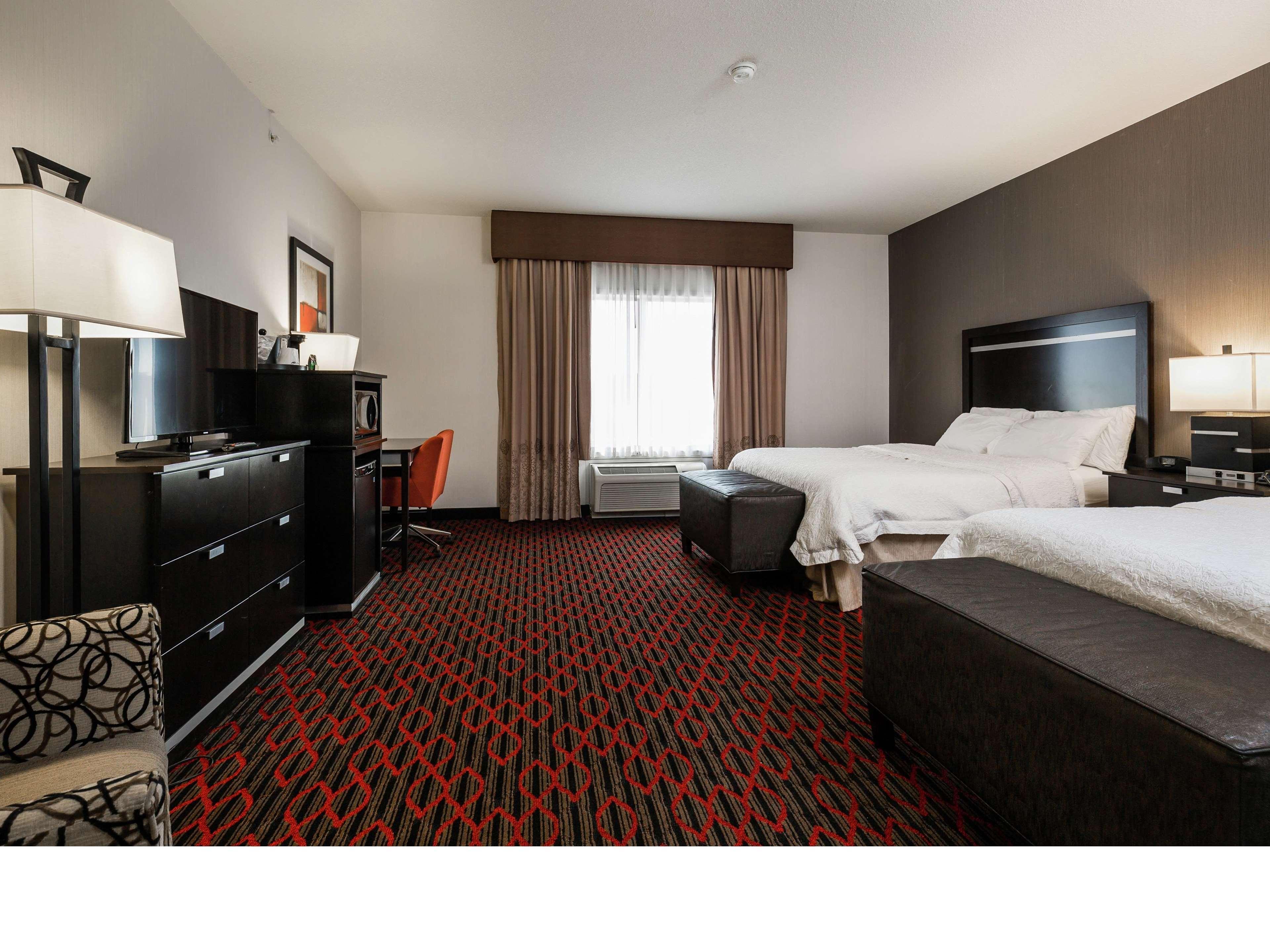 Hampton Inn & Suites By Hilton Lethbridge Extérieur photo
