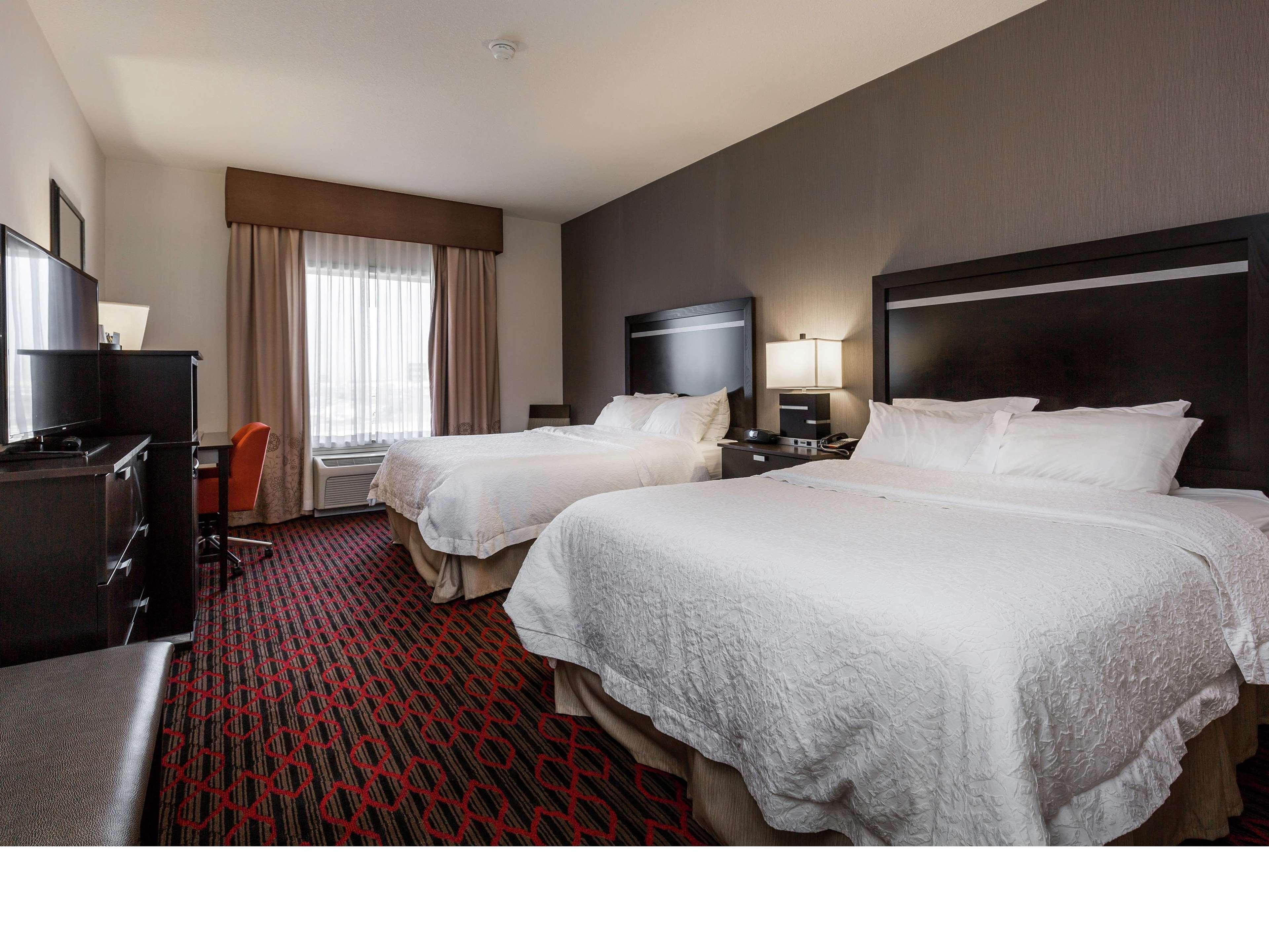 Hampton Inn & Suites By Hilton Lethbridge Extérieur photo