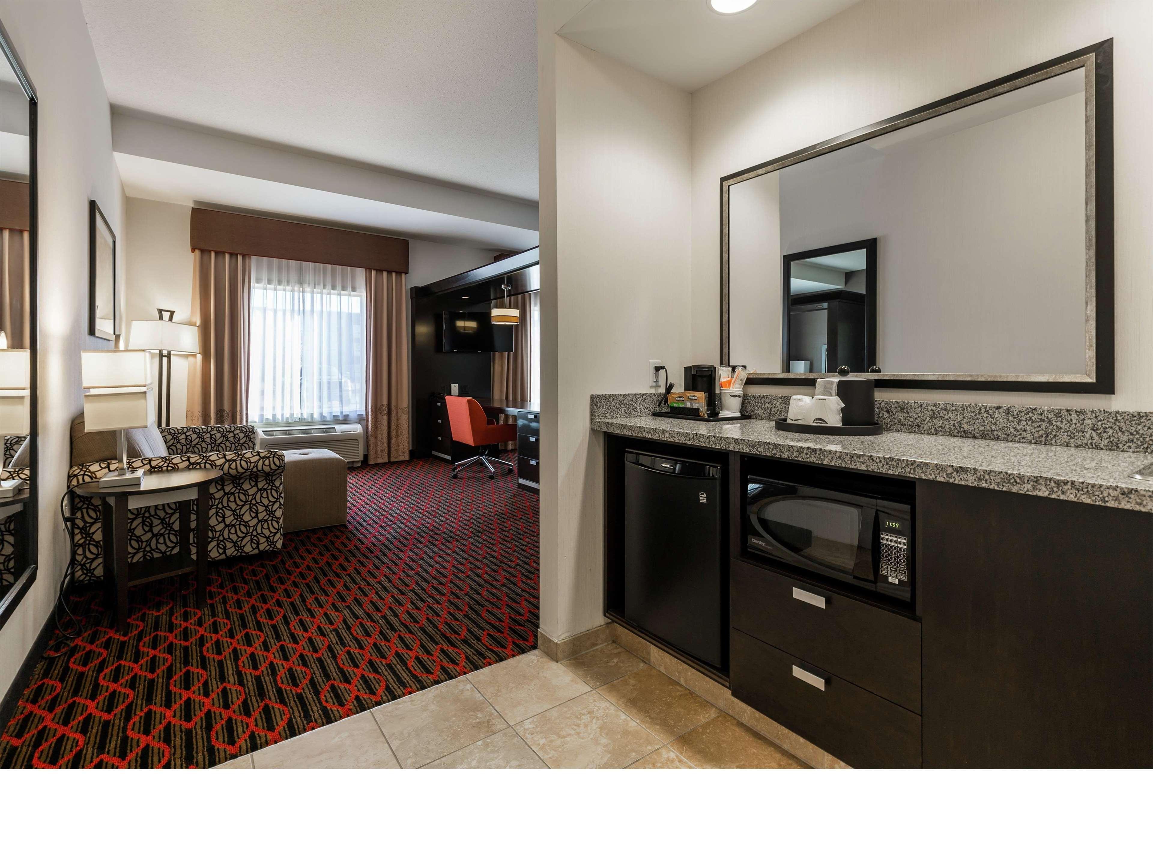 Hampton Inn & Suites By Hilton Lethbridge Extérieur photo