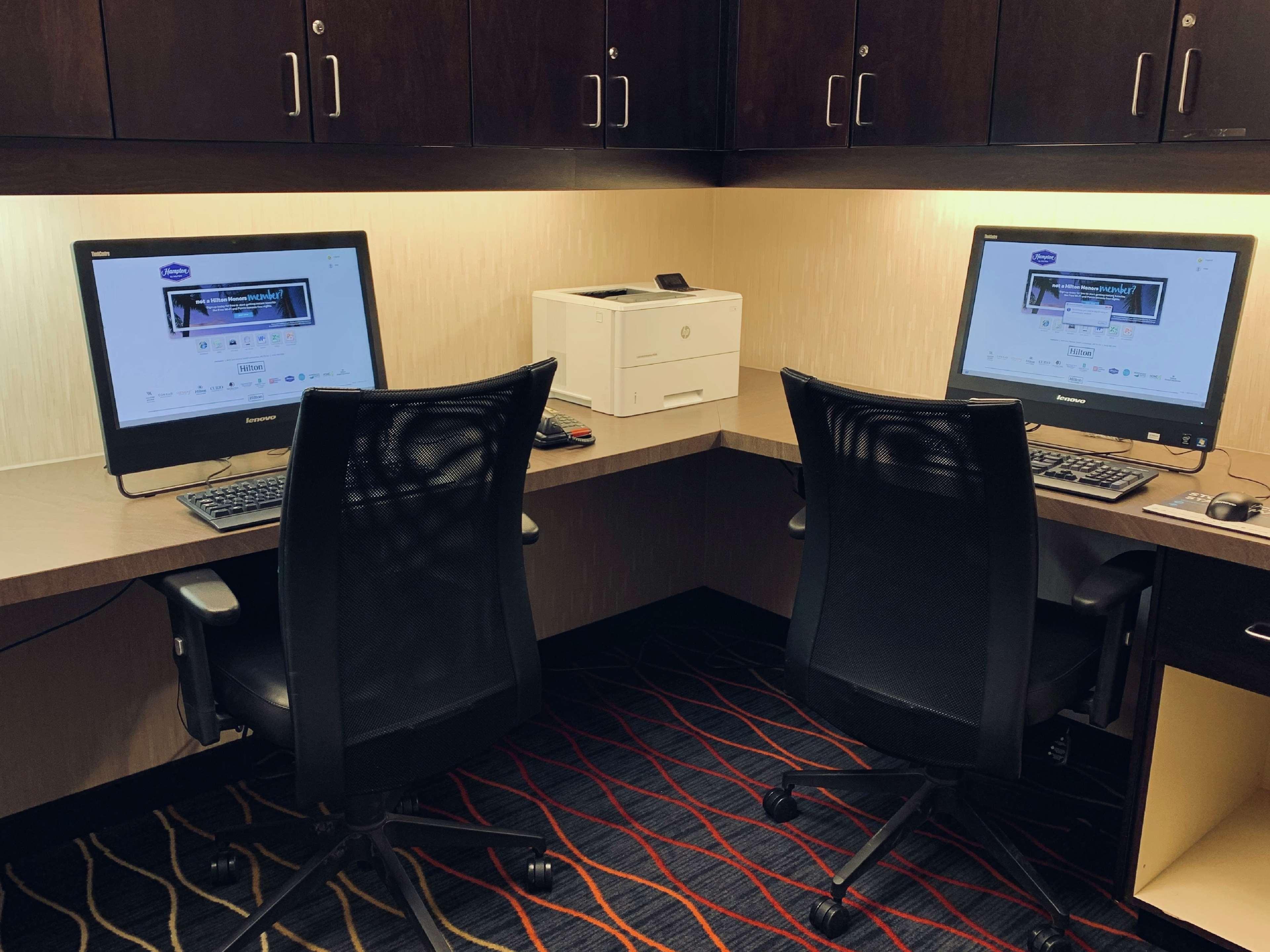 Hampton Inn & Suites By Hilton Lethbridge Extérieur photo
