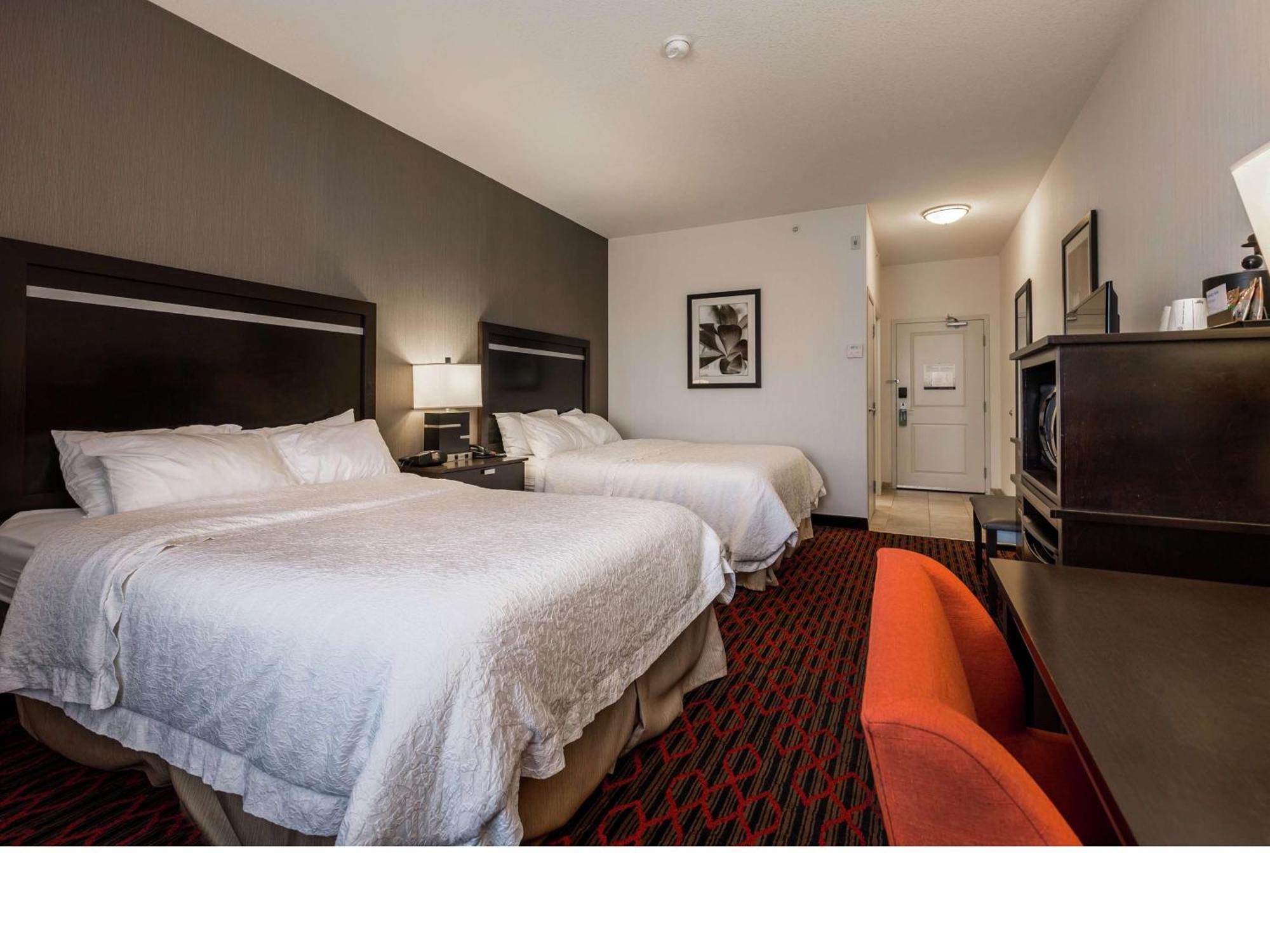 Hampton Inn & Suites By Hilton Lethbridge Extérieur photo