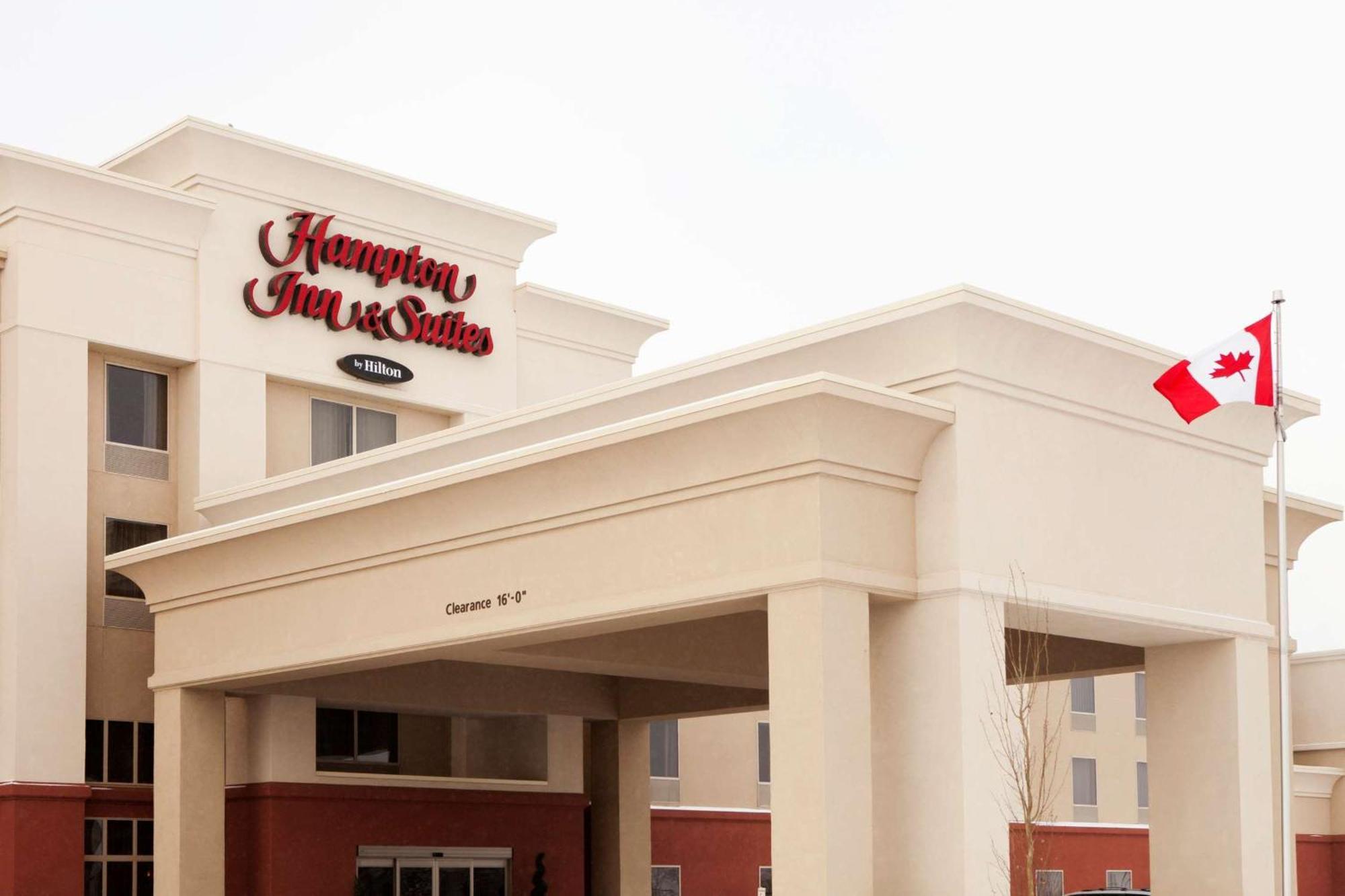 Hampton Inn & Suites By Hilton Lethbridge Extérieur photo