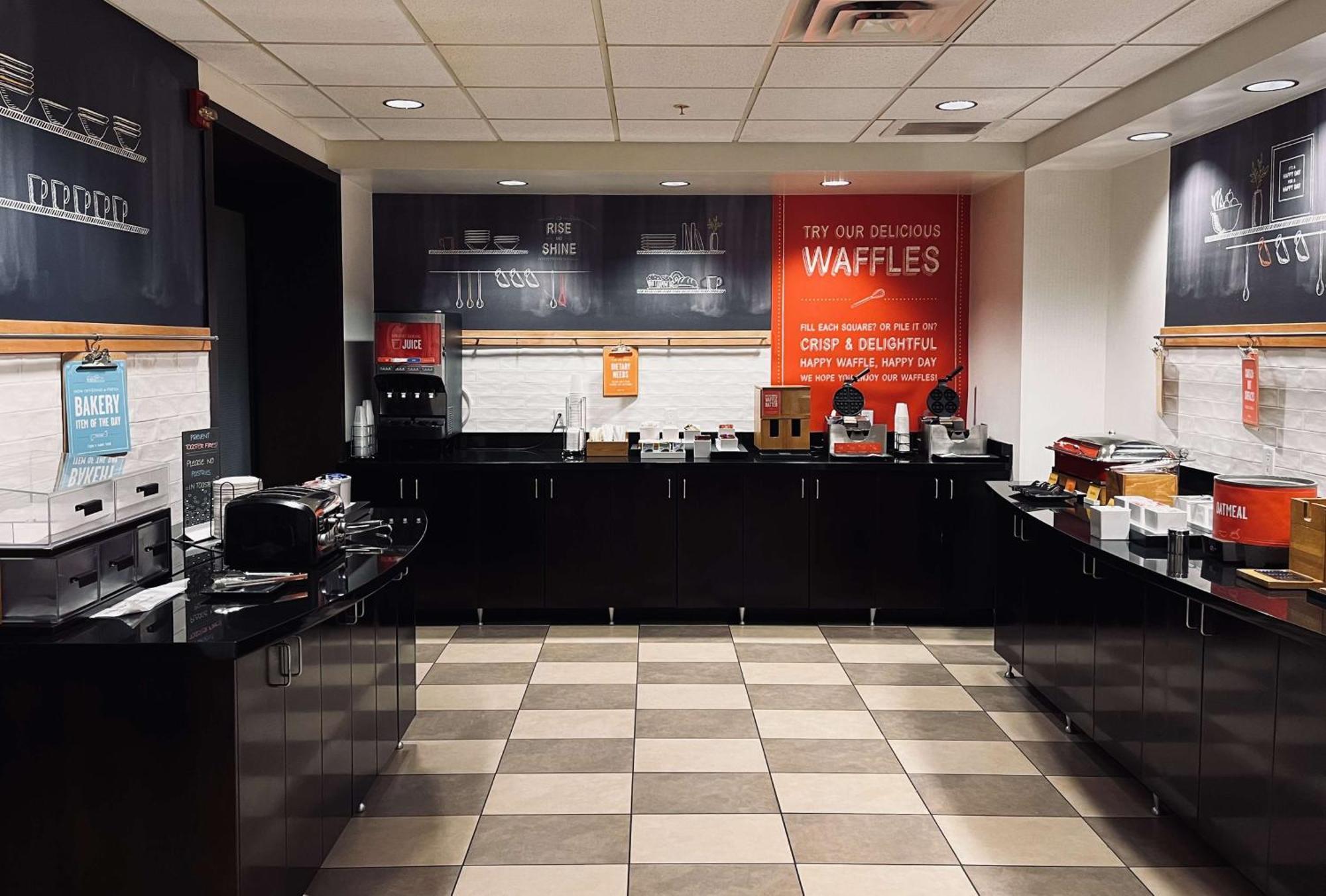 Hampton Inn & Suites By Hilton Lethbridge Extérieur photo
