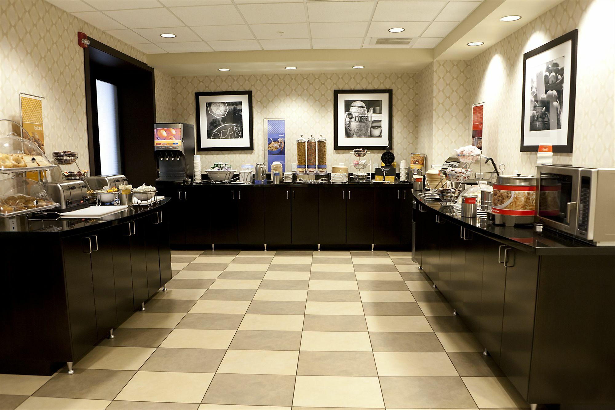 Hampton Inn & Suites By Hilton Lethbridge Extérieur photo
