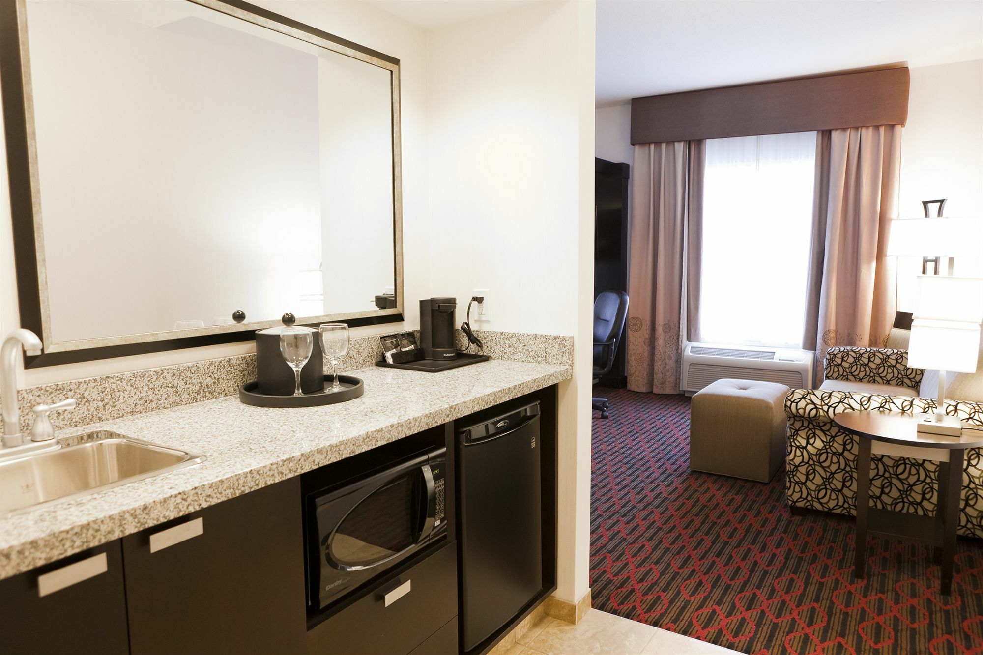 Hampton Inn & Suites By Hilton Lethbridge Extérieur photo